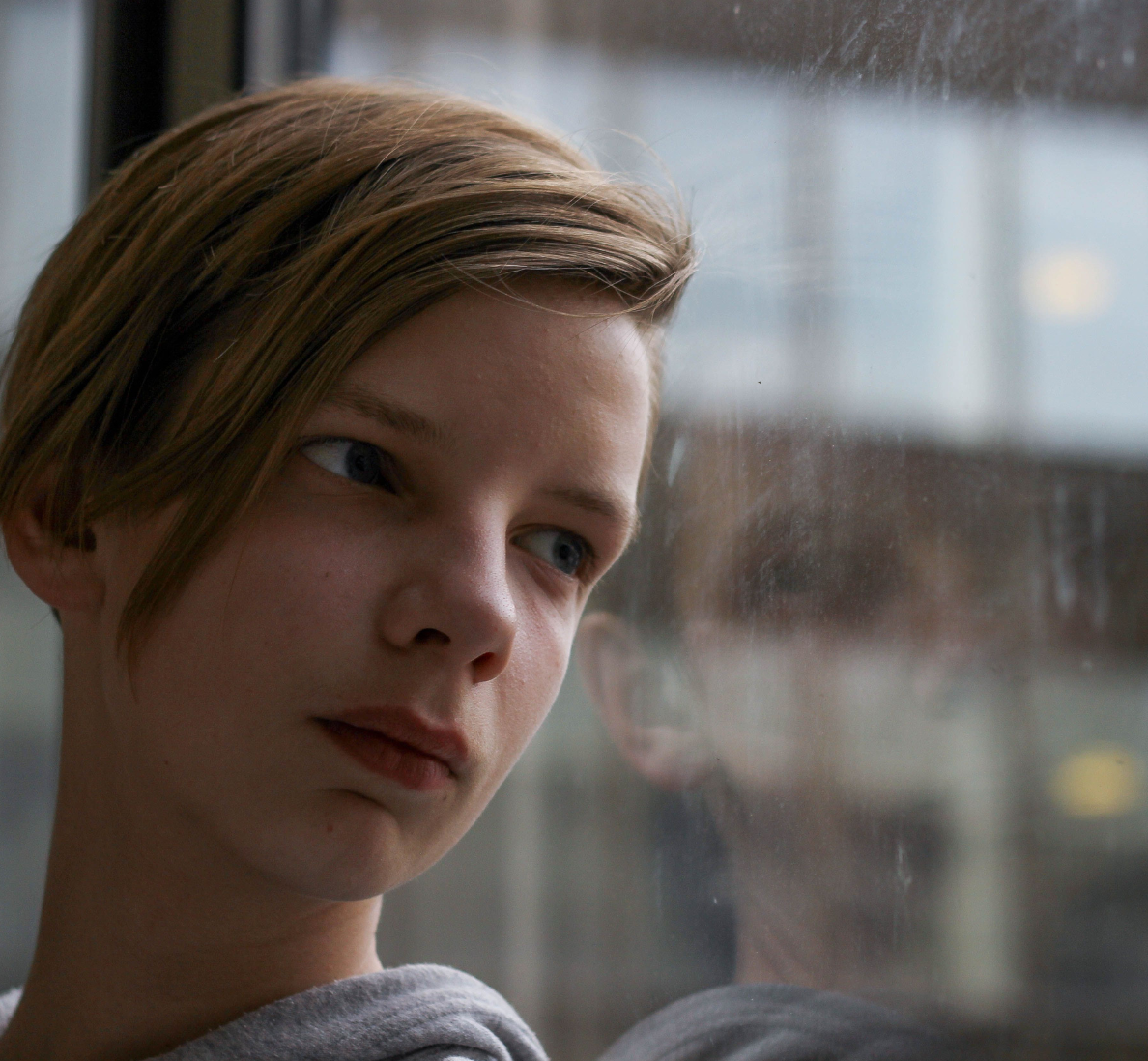 Giornata mondiale prevenzione del suicidio: adolescenti, i segnali da non ignorare e come chiedere aiuto